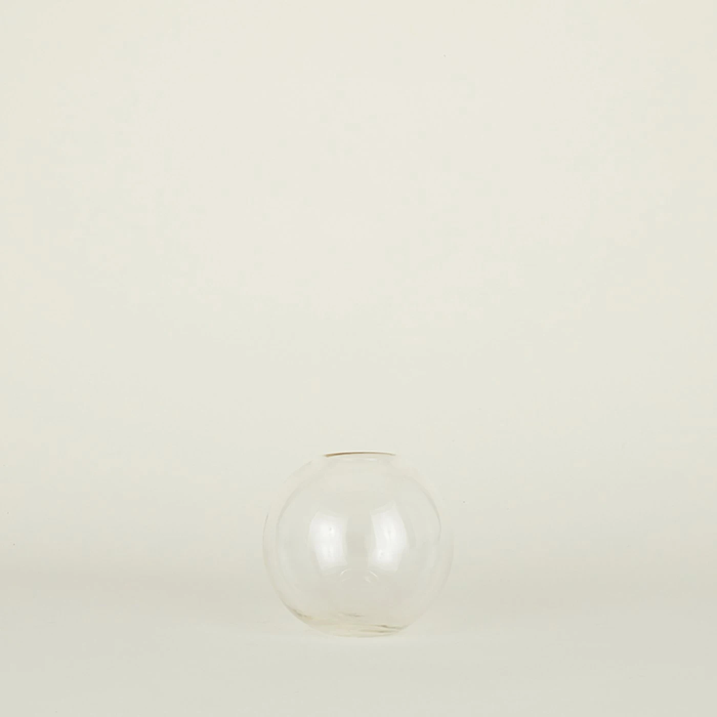 Aurora Sphere Vase - Clear - Image 4