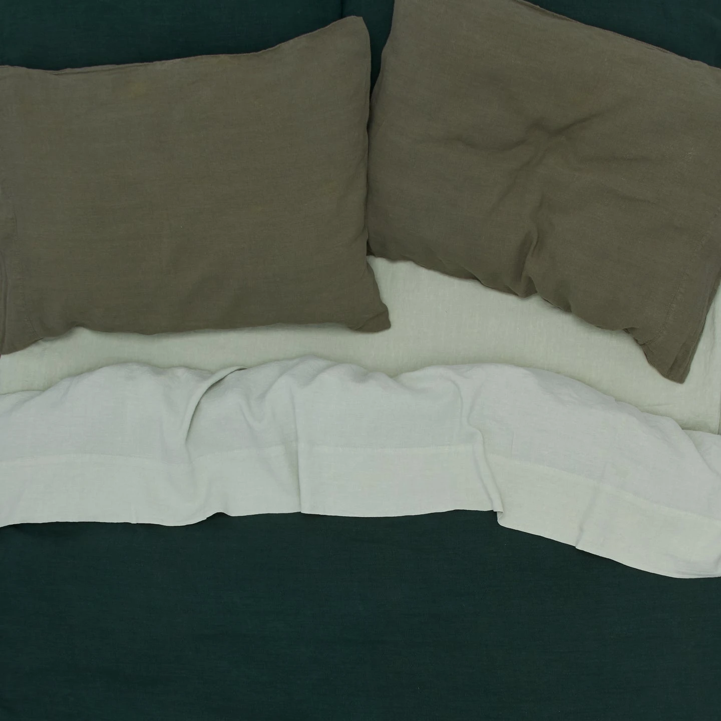 Simple Linen Fitted Sheet - Olive - Image 3