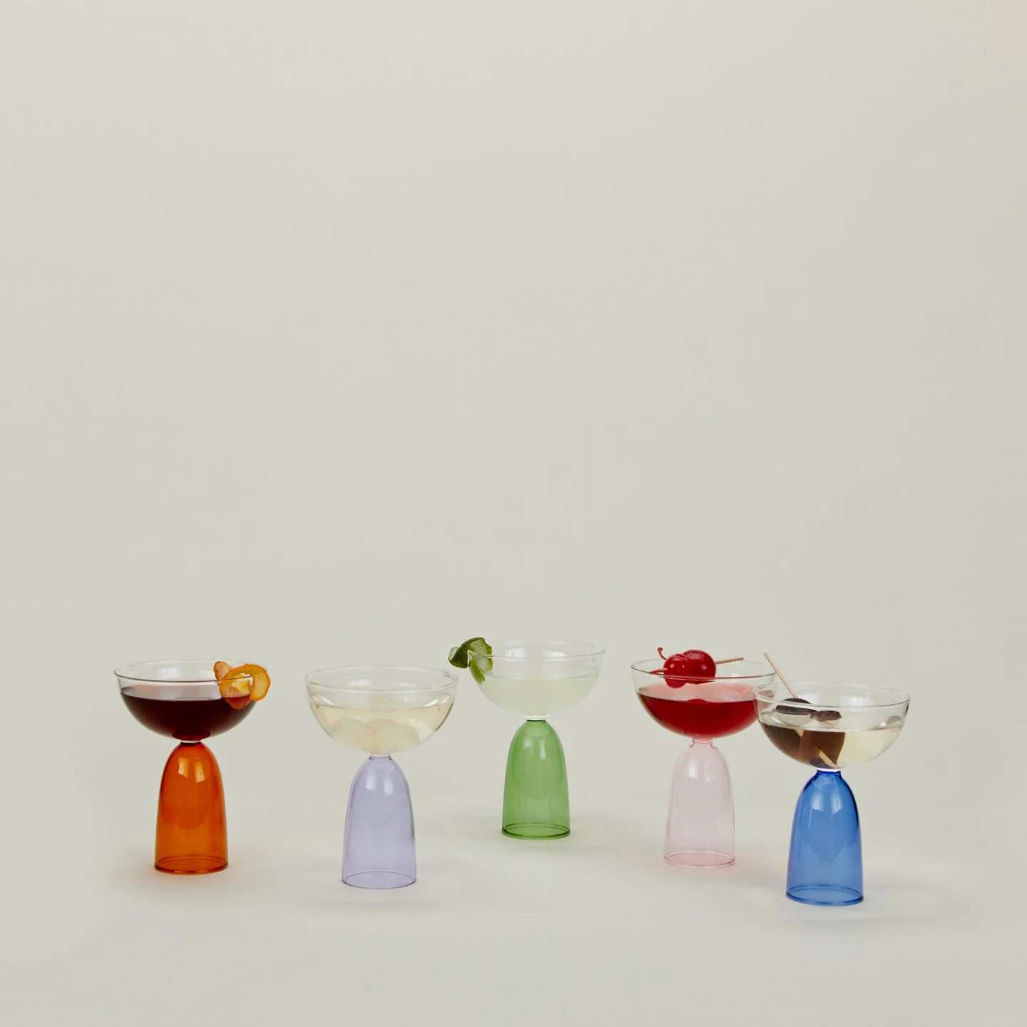 Model 02 Coupe - Blush - Image 4