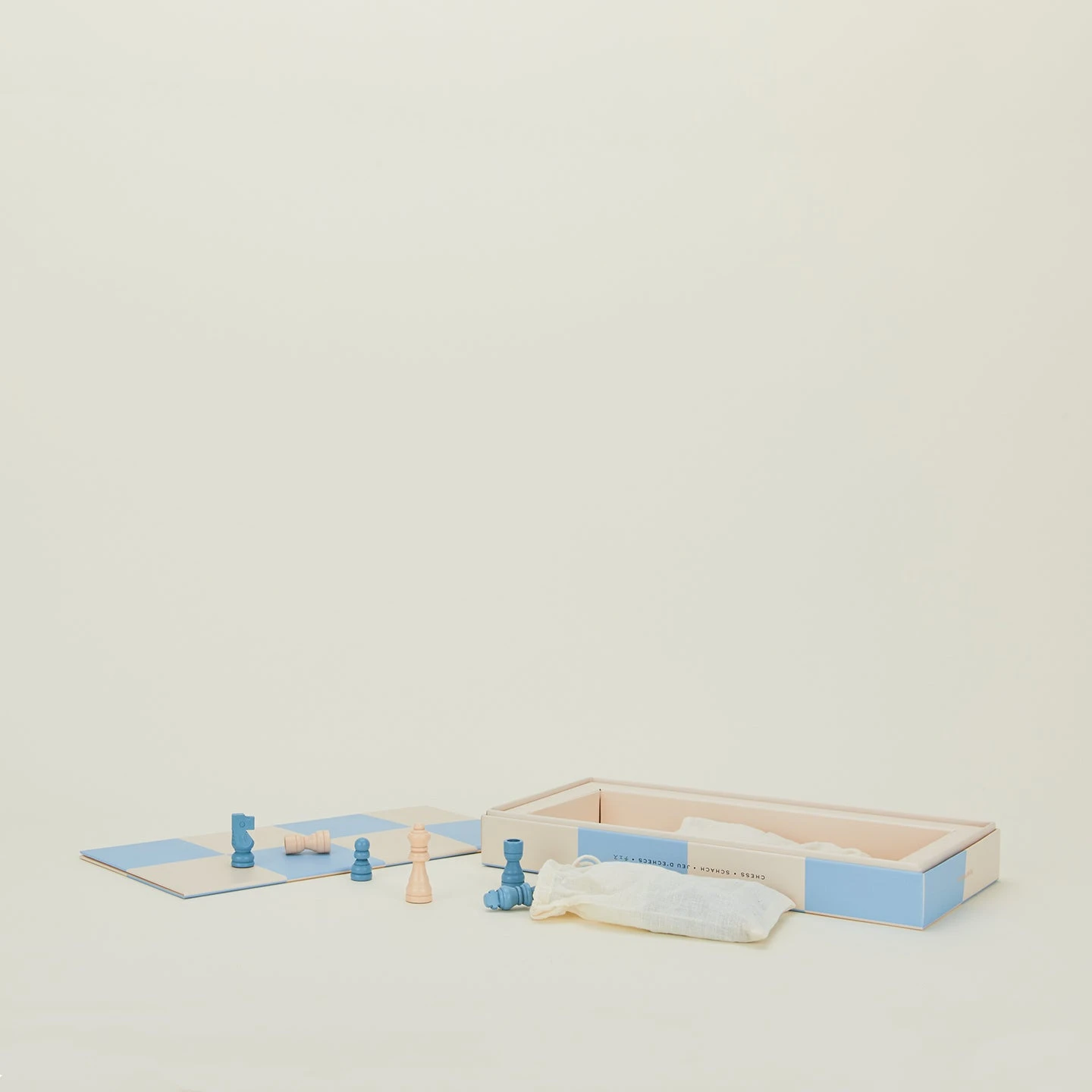 Printworks Play Chess Set - Image 3