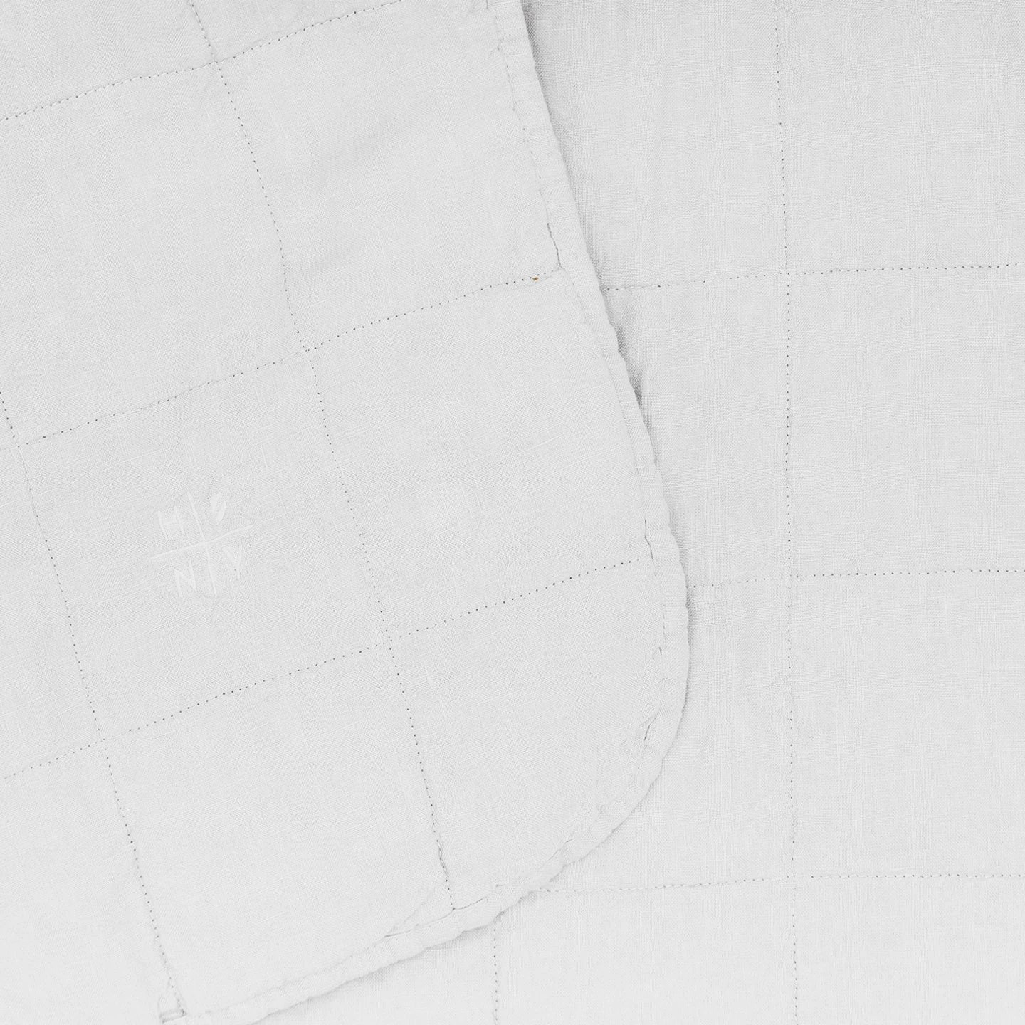 Simple Linen Quilt - White - Image 2